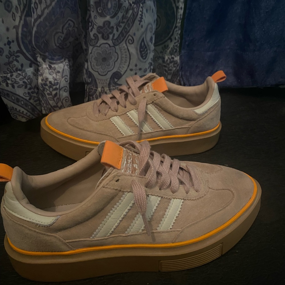 Adidas supper sleek 72